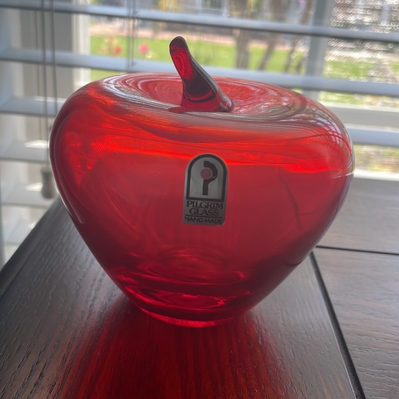 Pilgrim glass Vintage hand blown red apple paperweight excellent condition - Picture 8 of 8